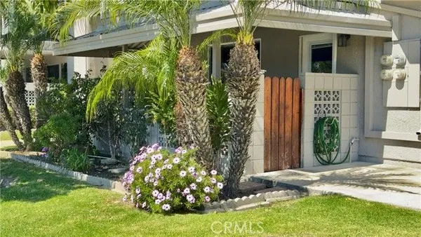 Property Slideshow image 2 of 30 | 1980 mckinney way, Seal Beach, CA, 90740