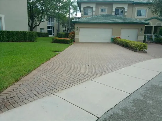 Property Slideshow image 2 of 34 | 7952 exeter cir e # 201, Tamarac, FL, 33321