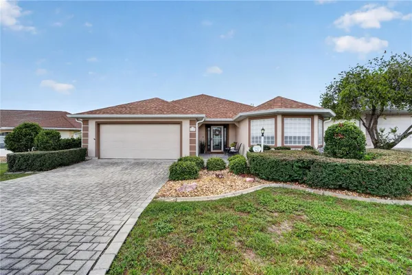 Property Slideshow image 2 of 48 | 11193 se 173rd pl, Summerfield, FL, 34491