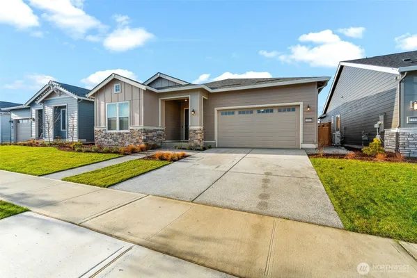 Property Slideshow image 3 of 38 | 14816 206th ave e unit e, Bonney Lake, WA, 98391