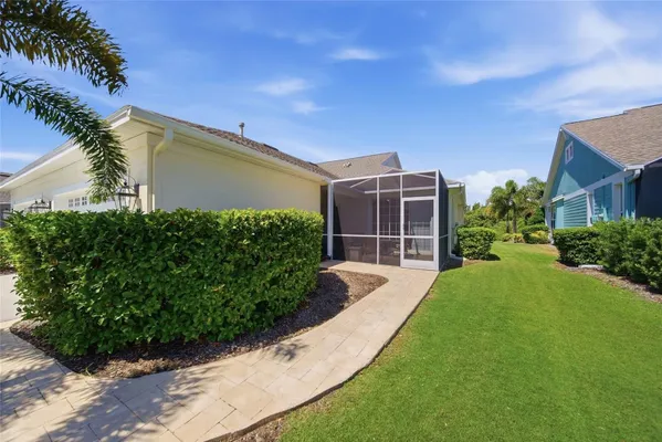 Property Slideshow image 2 of 38 | 5610 golden isles dr, Apollo Beach, FL, 33572