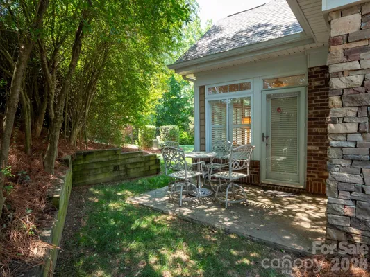 Property Slideshow image 3 of 25 | 10721 vicino ct, Matthews, NC, 28105