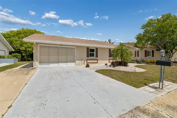 Property Slideshow image 3 of 31 | 209 genet ct, Sun City Center, FL, 33573