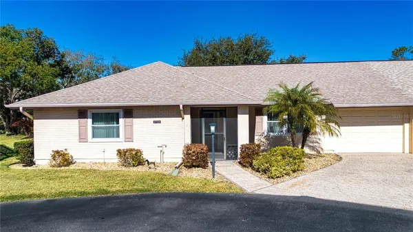 Property Slideshow image 3 of 55 | 1733 atrium dr, Sun City Center, FL, 33573