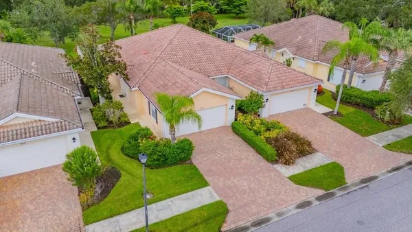 Property Slideshow image 3 of 64 | 7617 camminare dr, Sarasota, FL, 34238