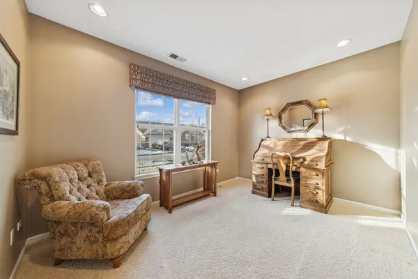 Property Slideshow image 2 of 20 | 2156 sandpiper way, Elgin, IL, 60124