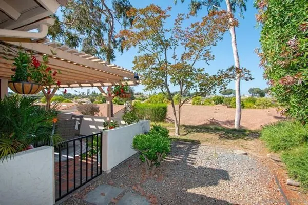 Property Slideshow image 2 of 27 | 12870 camino de la breccia, San Diego, CA, 92128