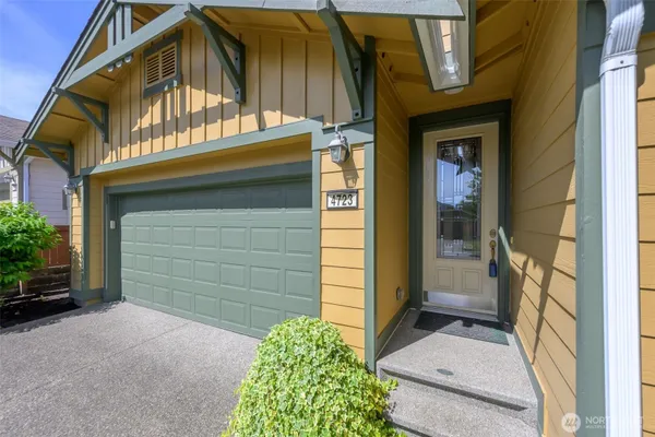 Property Slideshow image 3 of 33 | 4723 bend ct, Lacey, WA, 98516