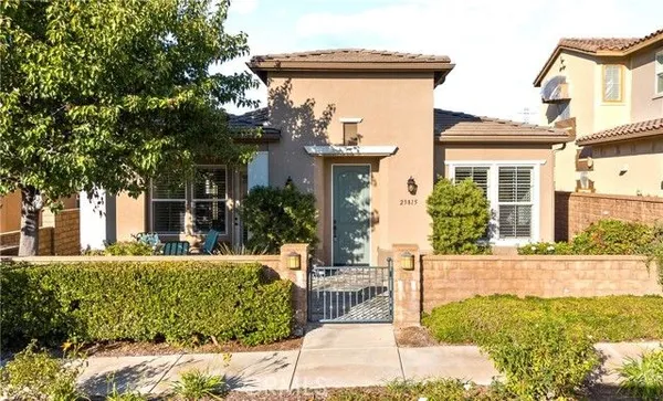 Property Slideshow image 2 of 35 | 23815 balsa ct, Valencia, CA, 91354