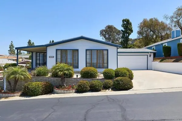 Property Slideshow image 2 of 53 | 2295 lindsay dr, Carlsbad, CA, 92008