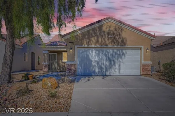 Property Slideshow image 3 of 29 | 2404 willow wren dr, North Las Vegas, NV, 89084