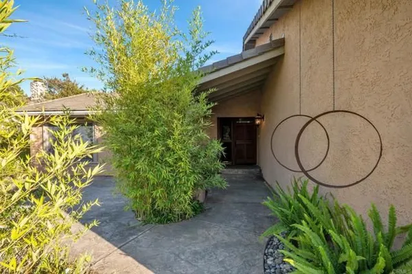 Property Slideshow image 3 of 70 | 9675 indian creek way, Escondido, CA, 92026