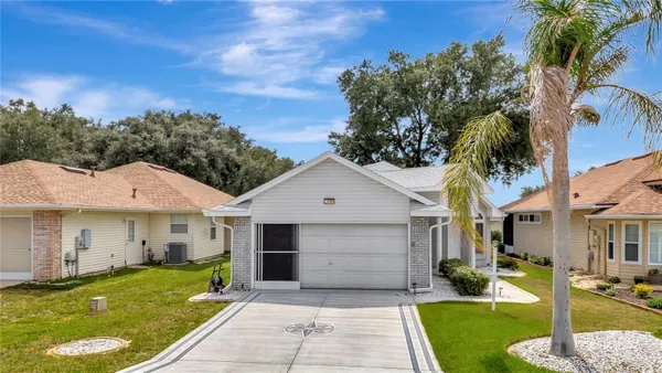 Property Slideshow image 3 of 37 | 21707 queen mary ct, Leesburg, FL, 34748