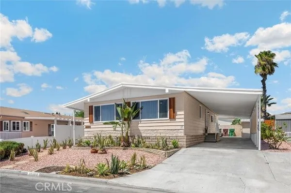 Property Slideshow image 3 of 40 | 38069 calle de amor, Murrieta, CA, 92563