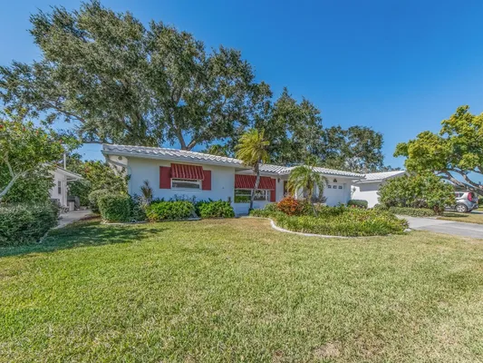 Property Slideshow image 2 of 39 | 9234 141st st, Seminole, FL, 33776