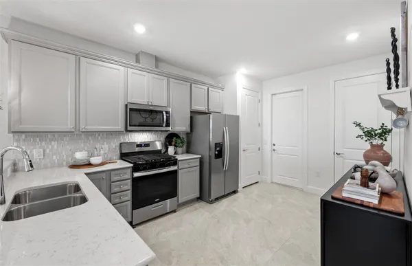 Property Slideshow image 3 of 27 | 18809 indian rock pl, Lakewood Ranch, FL, 34211
