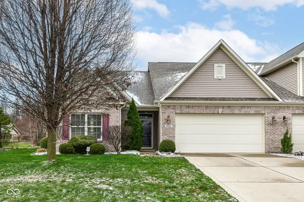 Property Slideshow image 2 of 32 | 8888 stoney meadow blvd, Avon, IN, 46123