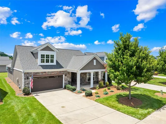 Property Slideshow image 2 of 47 | 135 valleymist ln, Mooresville, NC, 28117