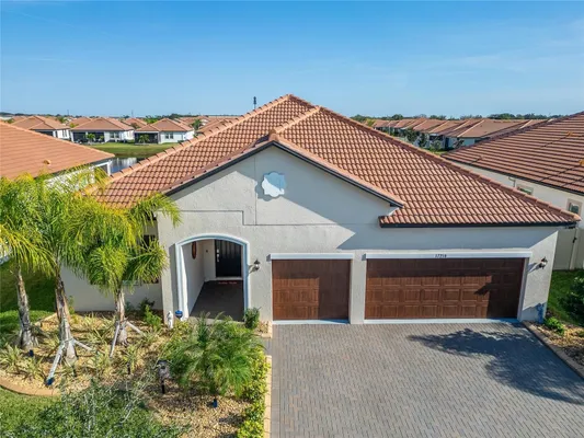 Property Slideshow image 2 of 98 | 17216 scuba crest st, Wimauma, FL, 33598