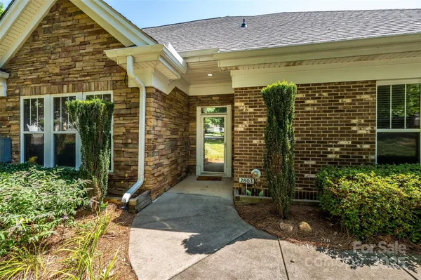 Property Slideshow image 2 of 29 | 2803 bellasera way, Matthews, NC, 28105