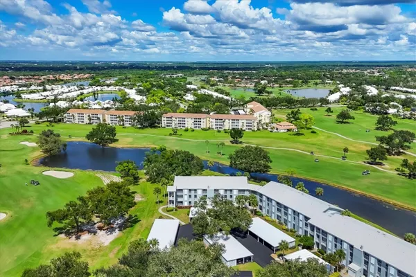 Property Slideshow image 2 of 49 | 404 cerromar cir 308, Venice, FL, 34293