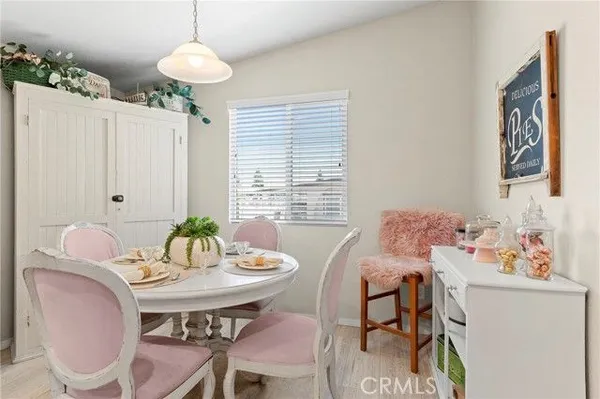 Property Slideshow image 2 of 41 | 1424 glengrove sq, Corona, CA, 92882