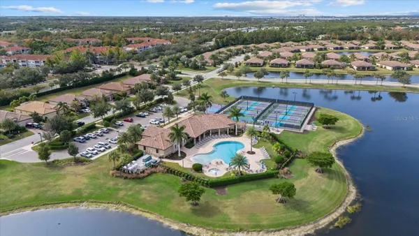 Property Slideshow image 3 of 53 | 111 babbling brook run, Bradenton, FL, 34212