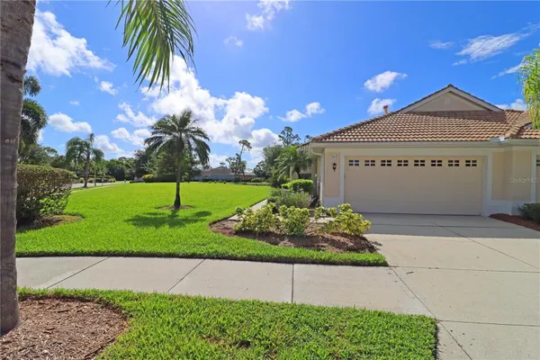 Property Slideshow image 2 of 28 | 5107 whispering oaks dr, North Port, FL, 34287