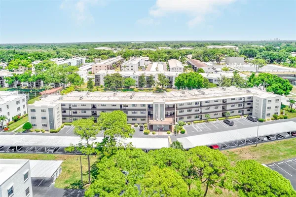 Property Slideshow image 2 of 37 | 7951 58th ave 208, St Petersburg, FL, 33709