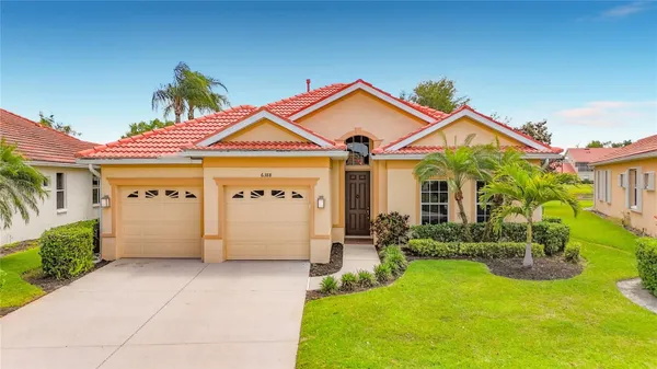 Property Slideshow image 2 of 32 | 6388 rookery cir, Bradenton, FL, 34203