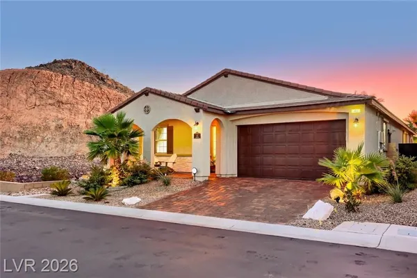 Property Slideshow image 2 of 48 | 41 tatahatso point st, Henderson, NV, 89011