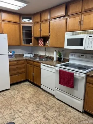 Property Slideshow image 3 of 21 | 350 s clinton st 3c, Denver, CO, 80247