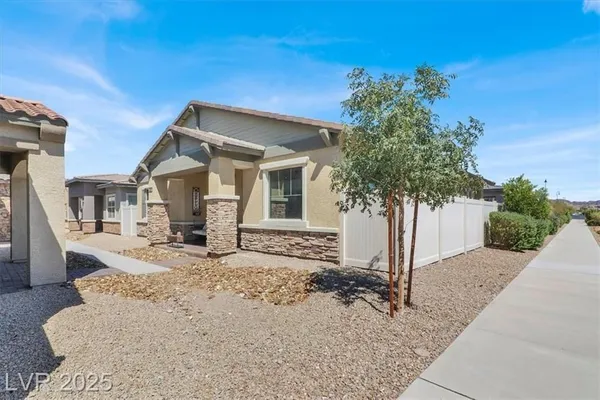 Property Slideshow image 2 of 45 | 727 chopin hills st, Henderson, NV, 89011