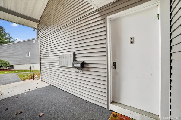 Property Slideshow image 3 of 39 | 175 long hill dr b, Yorktown Heights, NY, 10598