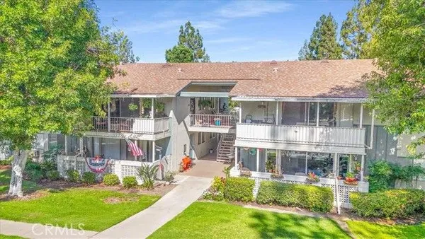 Property Slideshow image 3 of 50 | 107 via estrada f, Laguna Woods, CA, 92637