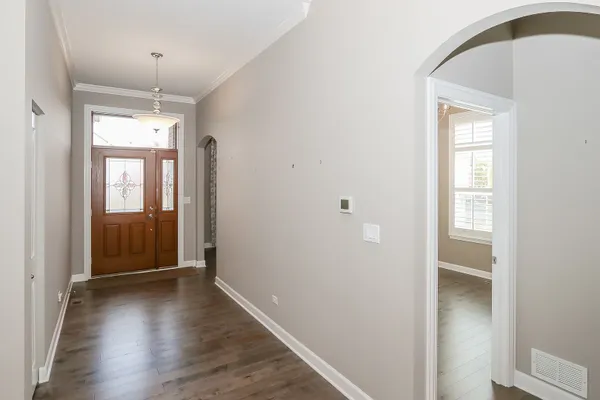 Property Slideshow image 3 of 35 | 6 sugar maple ct, Lake In The Hills, IL, 60156