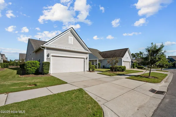 Property Slideshow image 3 of 75 | 439 deveraux dr, Wilmington, NC, 28412