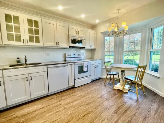 Property Slideshow image 2 of 10 | 2555 youngs ave 17d, Southold, NY, 11971