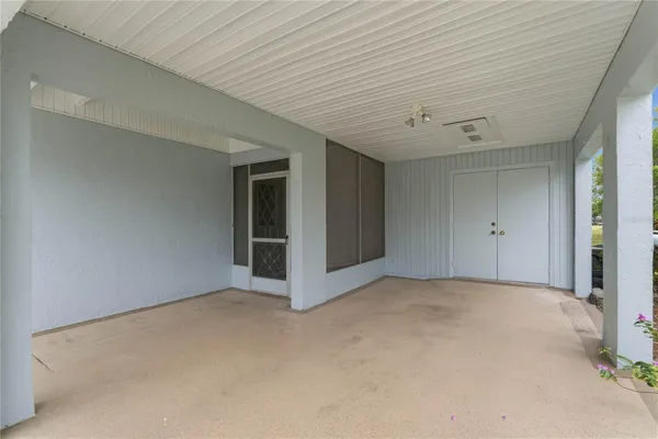 Property Slideshow image 3 of 46 | 417 gladstone pl, Sun City Center, FL, 33573