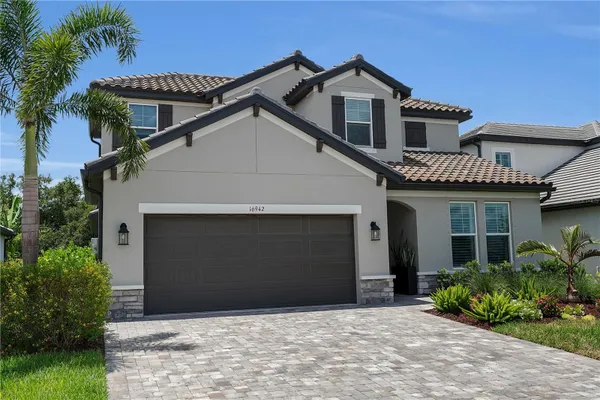 Property Slideshow image 2 of 88 | 16942 savory mist cir, Bradenton, FL, 34211