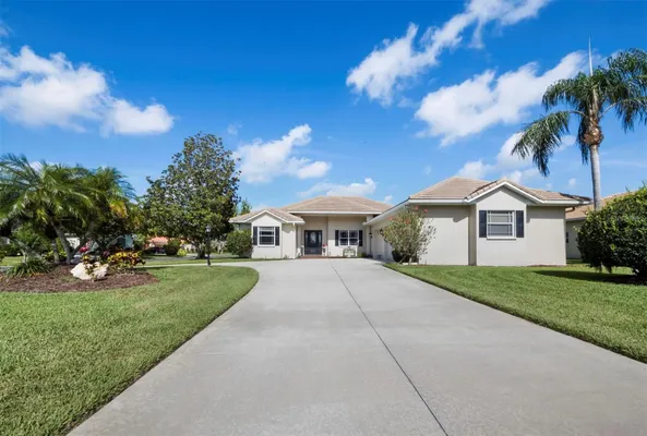 Property Slideshow image 2 of 57 | 6643 butlers crest dr, Bradenton, FL, 34203