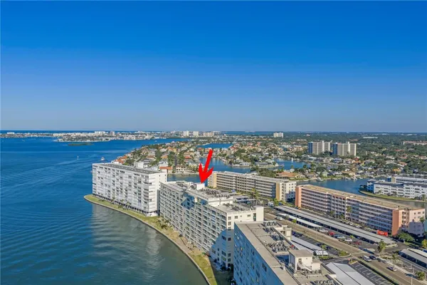 Property Slideshow image 2 of 60 | 6020 shore blvd 712, Gulfport, FL, 33707