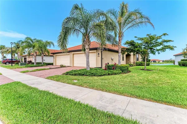 Property Slideshow image 2 of 32 | 24065 canterwood way, Venice, FL, 34293