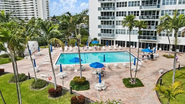Property Slideshow image 2 of 27 | 3300 ne 36th st 201, Fort Lauderdale, FL, 33308