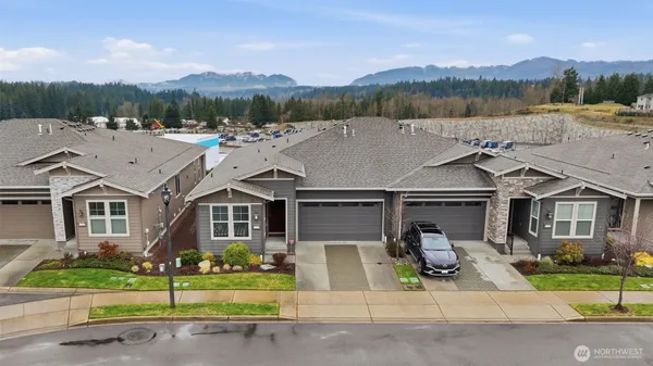 Property Slideshow image 2 of 21 | 22606 se 237th st, Maple Valley, WA, 98038