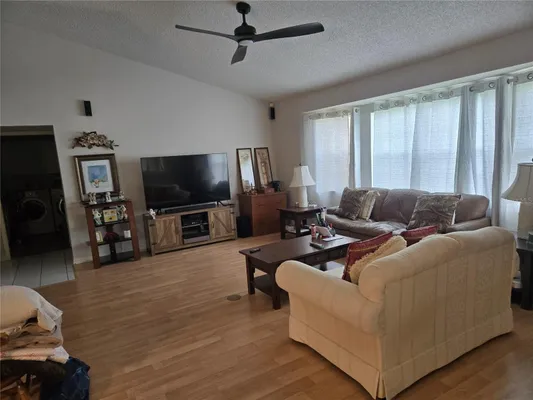 Property Slideshow image 3 of 21 | 5506 prince charles ln, Leesburg, FL, 34748