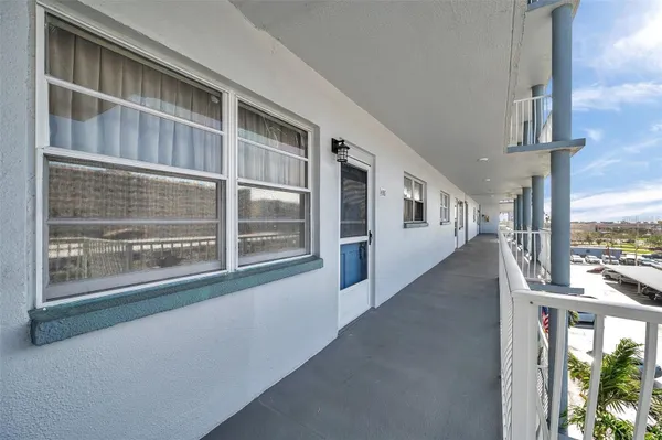 Property Slideshow image 3 of 28 | 5925 shore blvd 406, Gulfport, FL, 33707