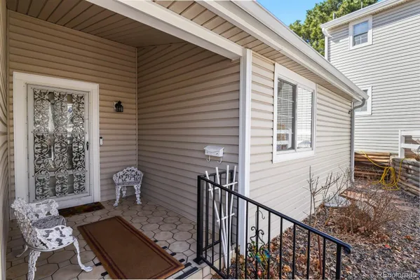 Property Slideshow image 2 of 50 | 13787 e marina dr b, Aurora, CO, 80014