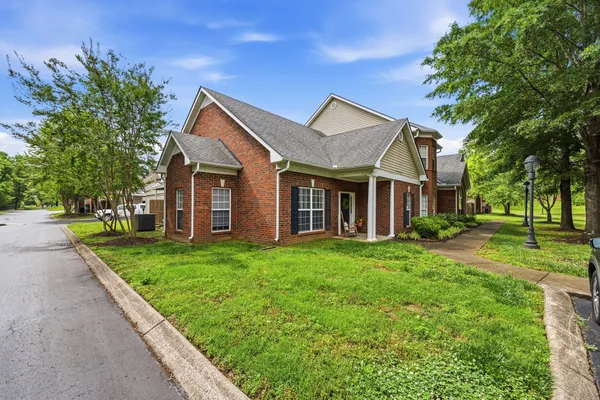 Property Slideshow image 3 of 52 | 11 leftwich ct, Lebanon, TN, 37087