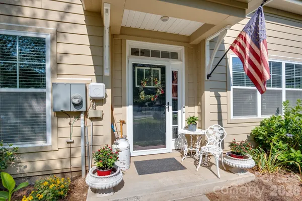 Property Slideshow image 3 of 31 | 4133 la crema dr, Charlotte, NC, 28214